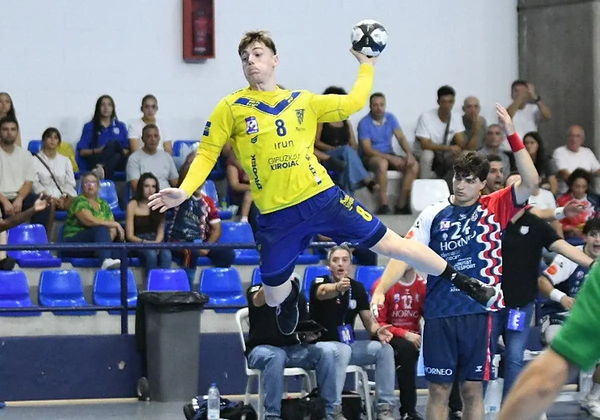 El Bidasoa mantiene su pleno liguero tras ganar en Alicante
