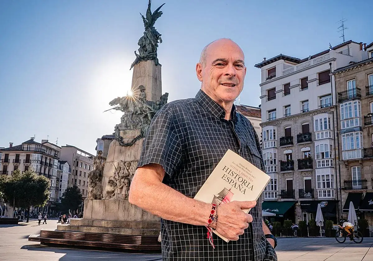 Un libro coordinado por Antonio Rivera revisa la historia y la industria de Vitoria