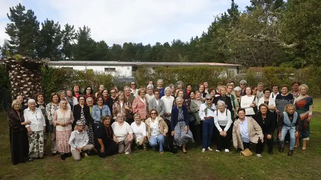 Antiguas alumnas vuelven a reunirse en Arteixo para recordar la escuela rural