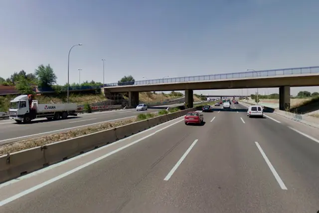 La pasarela de la A-2 hacia Parque Corredor tendrá obras de pavimentación durante dos semanas