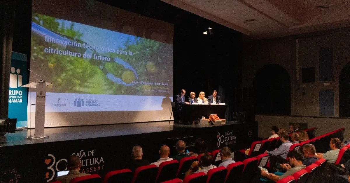 Picassent debate cómo la tecnología puede transformar la citricultura