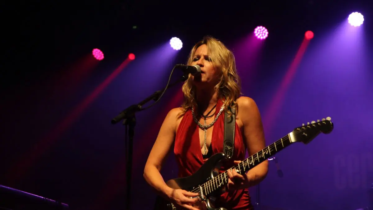 Ana Popovic pone el broche final al Festival de Blues