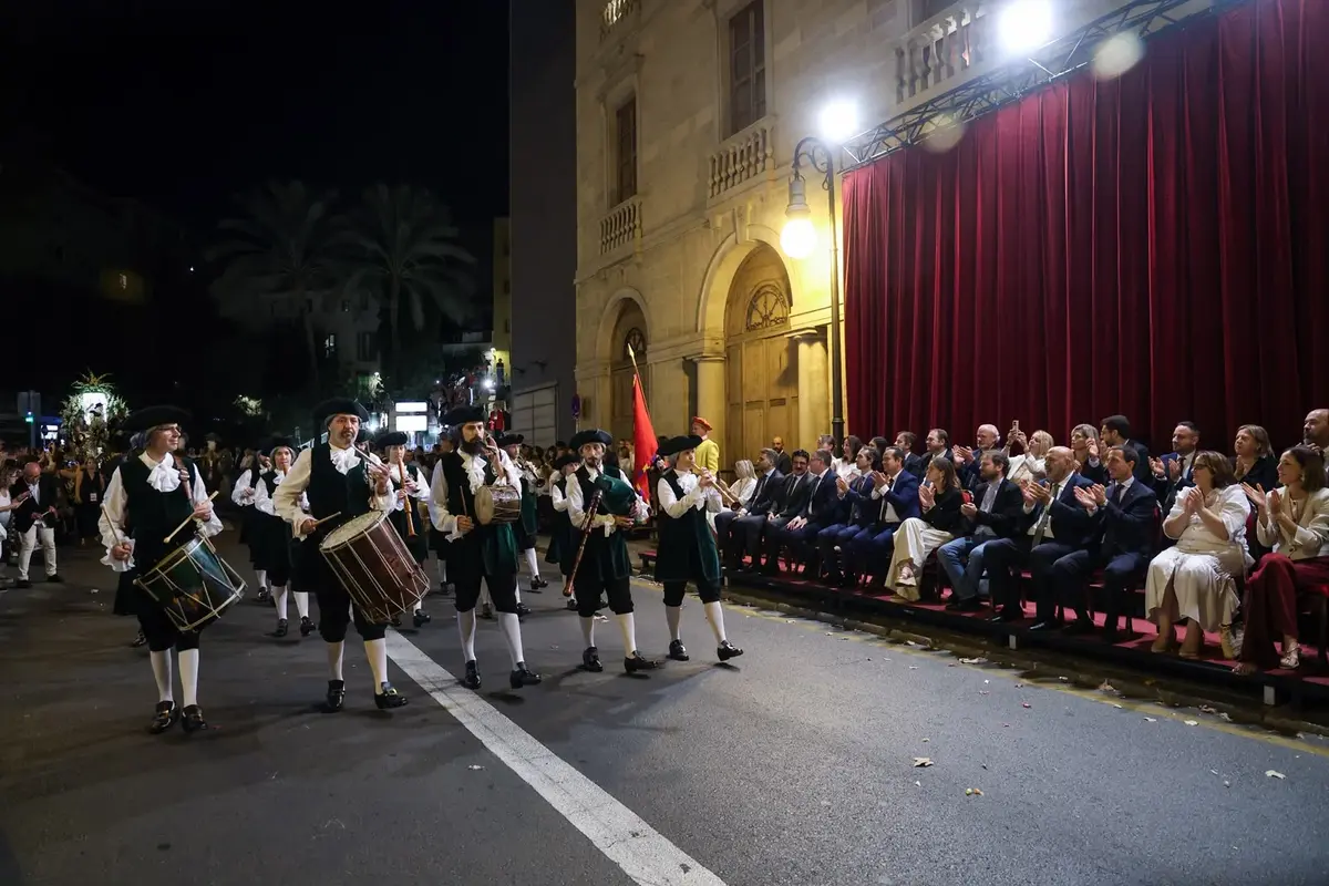 Cerca de 900 personas participan en Palma en el desfile del Carro Triomfal