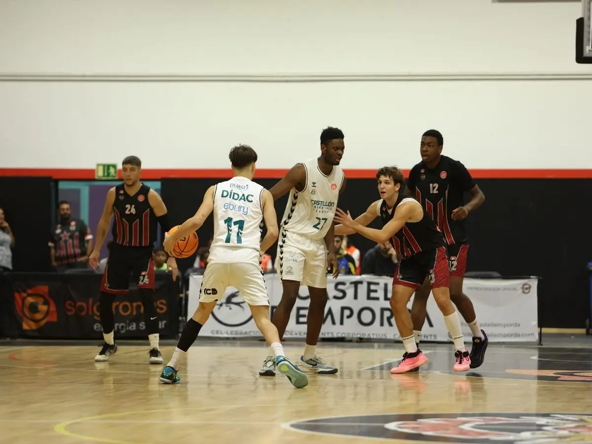 El Amics Castelló estrena su casillero de triunfos con un 55-68