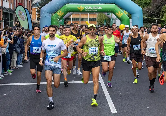 Menéndez y Ramos se imponen en la Media Maratón ovetense