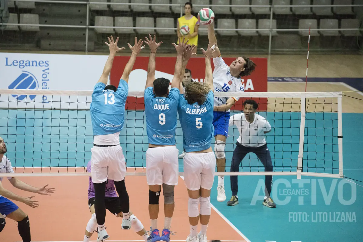 El UC3M Voleibol Leganés suma un punto tras una ajustada derrota en su debut