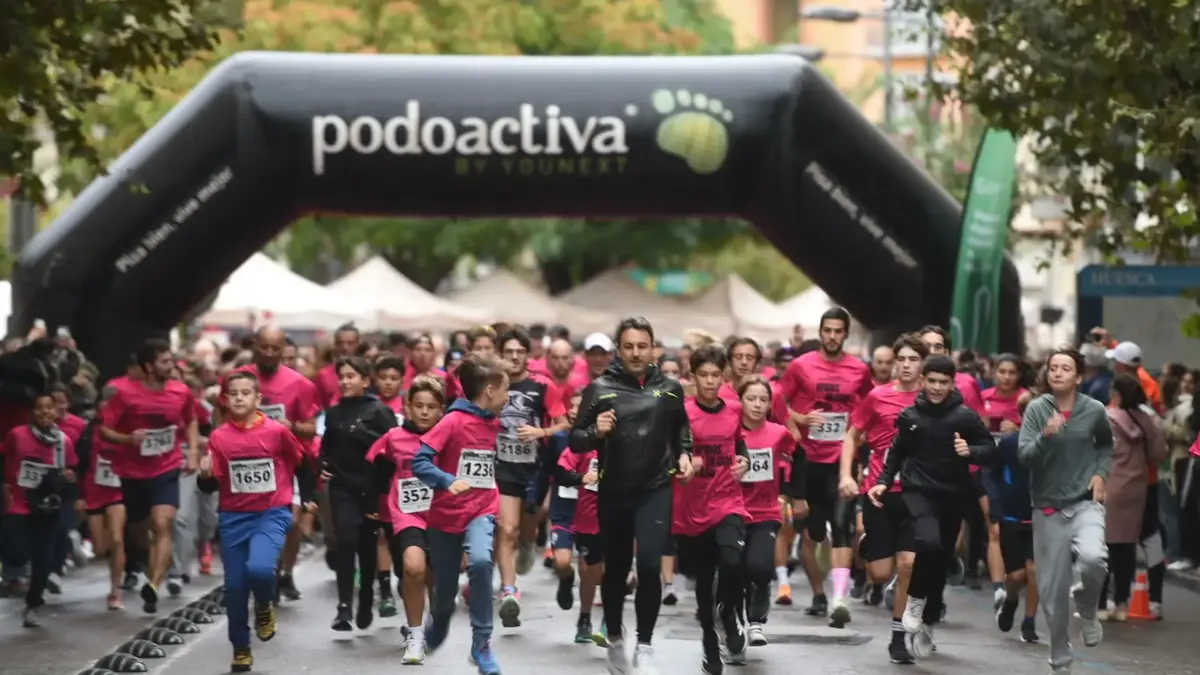 La Carrera contra el Cáncer de Huesca reúne a más de 3.500 participantes