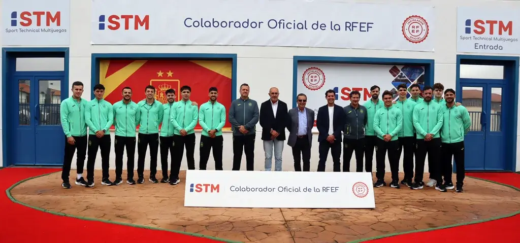 La selección de fútbol sala recorre Campo de Criptana en una jornada de descanso