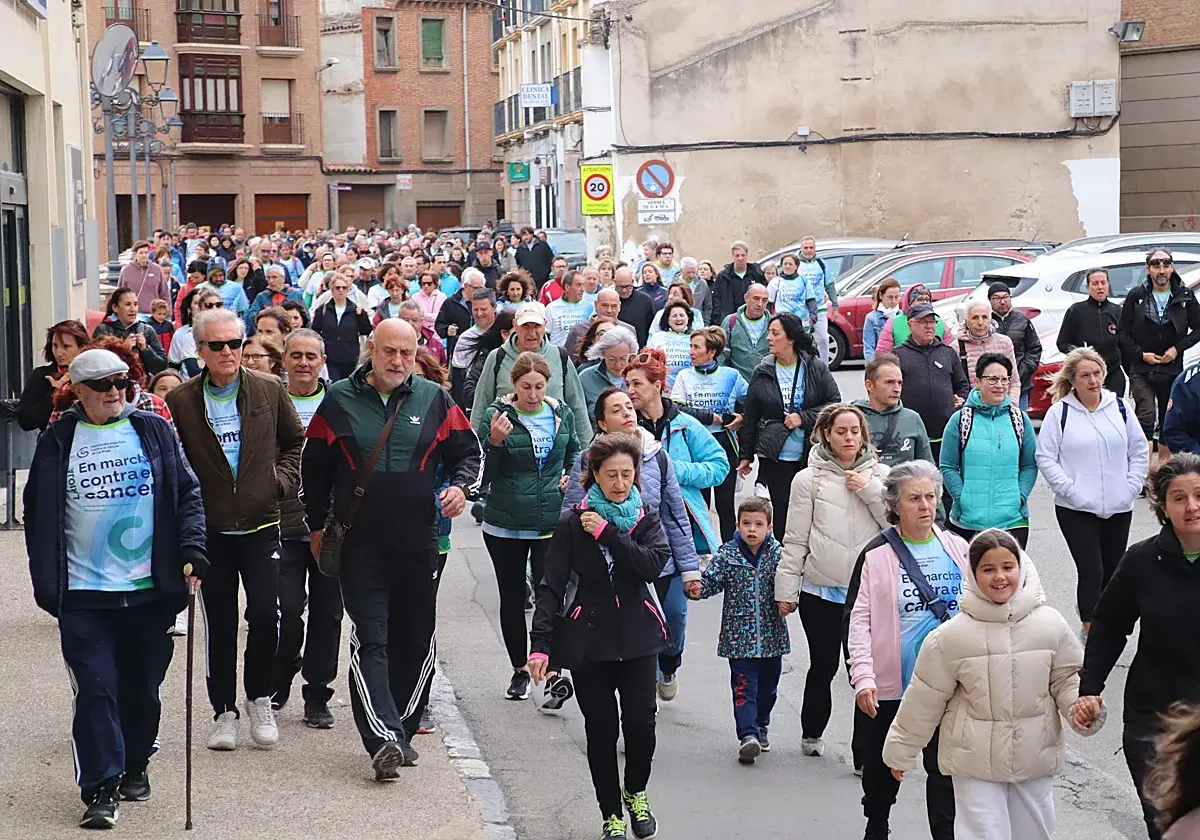 Alfaro reúne a más de 800 participantes en su marcha contra el cáncer