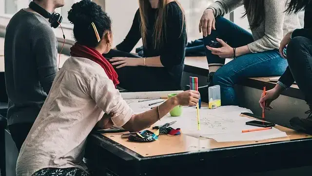 La Junta prepara nuevas ayudas para cursar estudios postobligatorios en 2026-2027