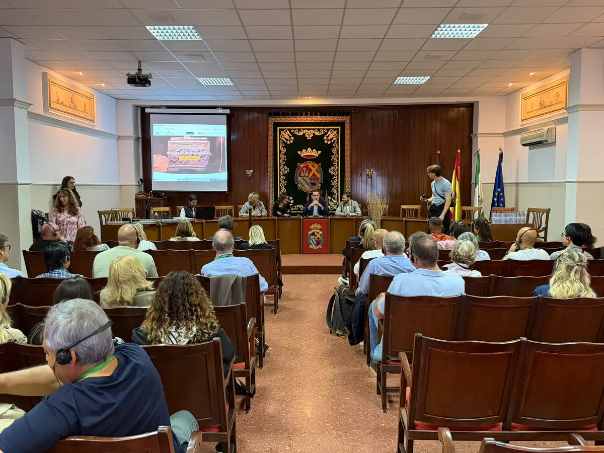 Arjona recibe a una delegación de catadores italianos de aceite