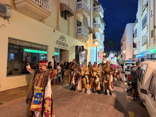 Un desfile histórico recuerda en Almuñécar la concesión de sus privilegios