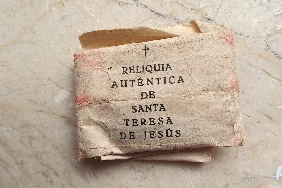 Villoria comunica el hallazgo de una reliquia atribuida a Santa Teresa