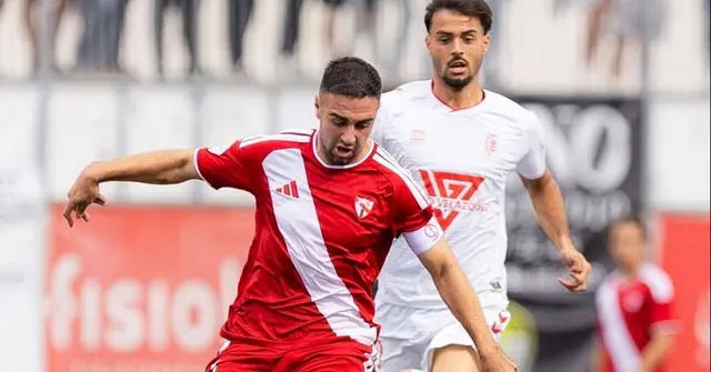 El Antoniano rescata un empate a tres en el derbi frente al Sevilla Atlético