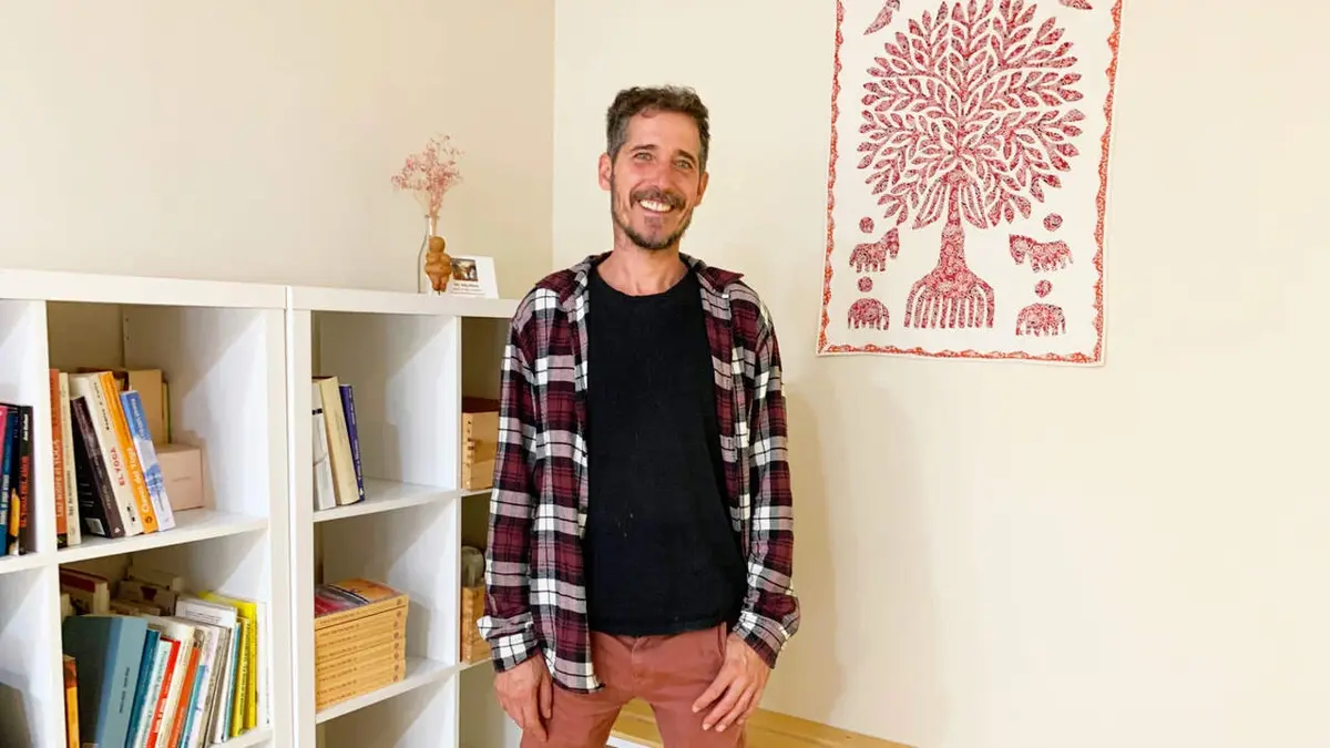 Shivashakti instala su escuela de yoga en un antiguo comercio de Pamplona