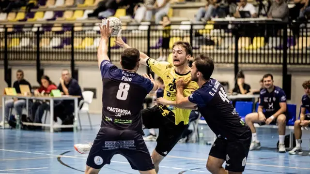 El Urbano BM Soria se impone a Astillero con nueve goles de diferencia