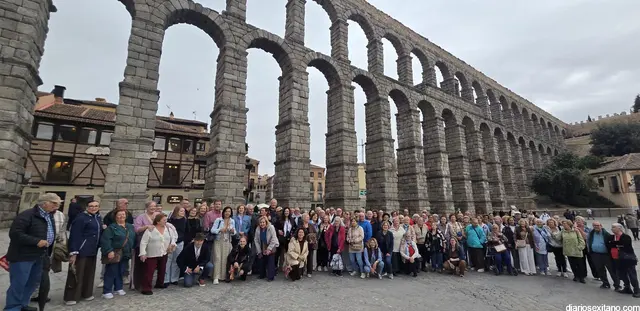 Un viaje municipal reúne a 110 mayores de Almuñécar y La Herradura en Asturias