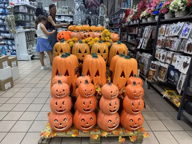 Los comercios de Vitoria-Gasteiz ya visten sus escaparates para Halloween