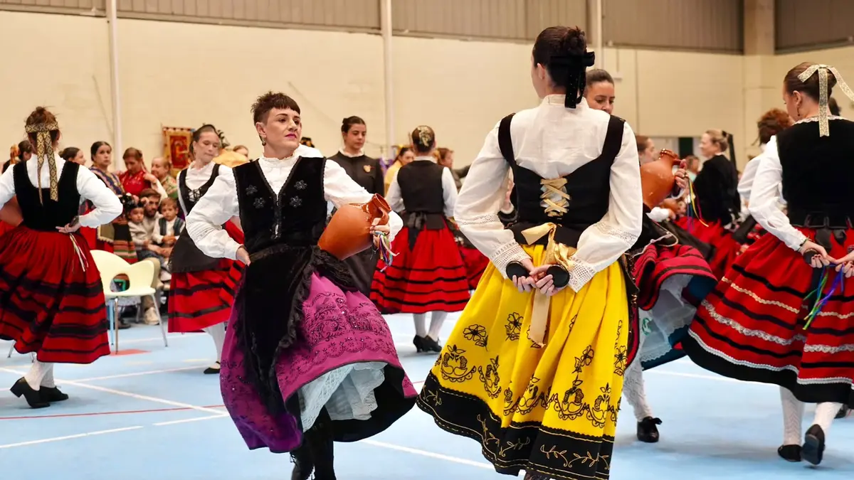Tudela de Duero reúne a 37 grupos en su encuentro provincial de folclore