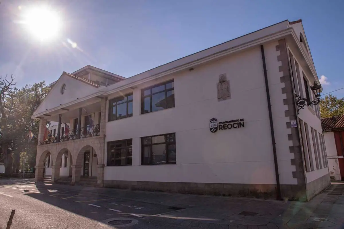 Reocín inicia el abono de 122.800 euros en ayudas a 40 entidades