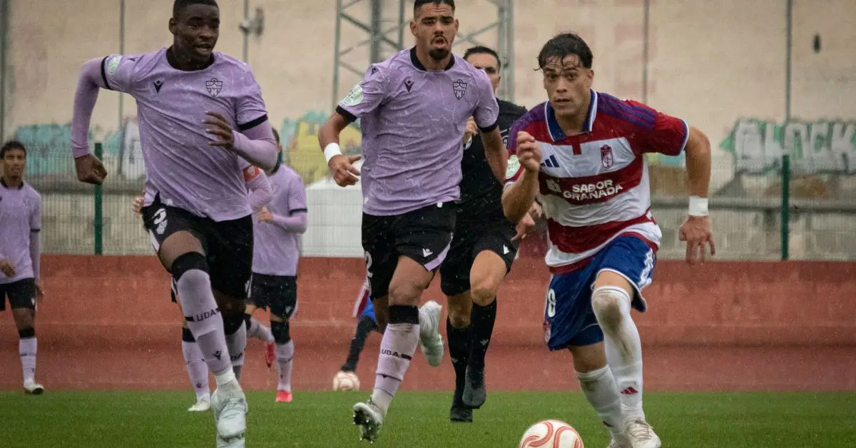 El CF Motril recorta distancia con el liderato tras ganar en la séptima jornada