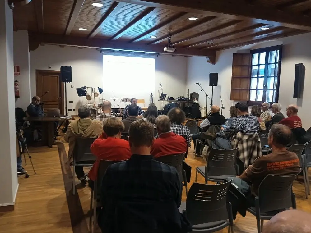 Bielsa reúne a participantes en torno a la lengua aragonesa