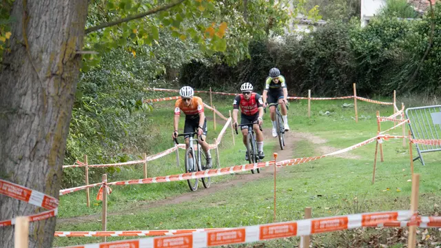 Inguanzo y Arana se imponen en el ciclocross de Medina de Pomar