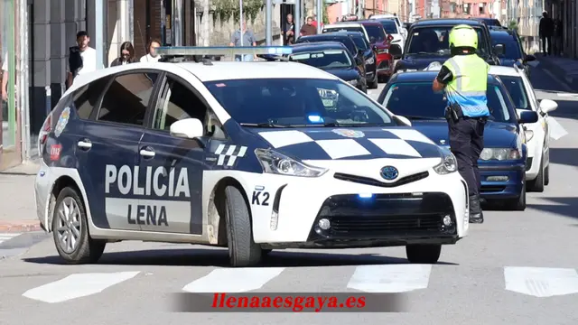 Lena activa medidas de tráfico junto al cementerio de La Pola por Todos los Santos