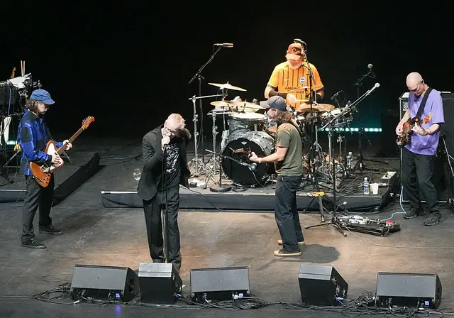 The National convierte el cumpleaños de los Dessner en una celebración donostiarra