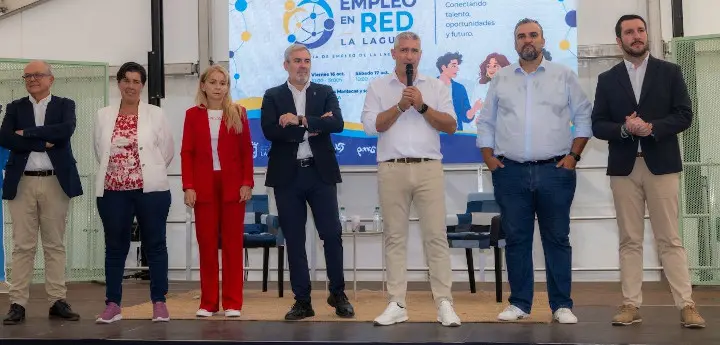 La Feria de Empleo lagunera reúne a más de 2.500 participantes en su estreno