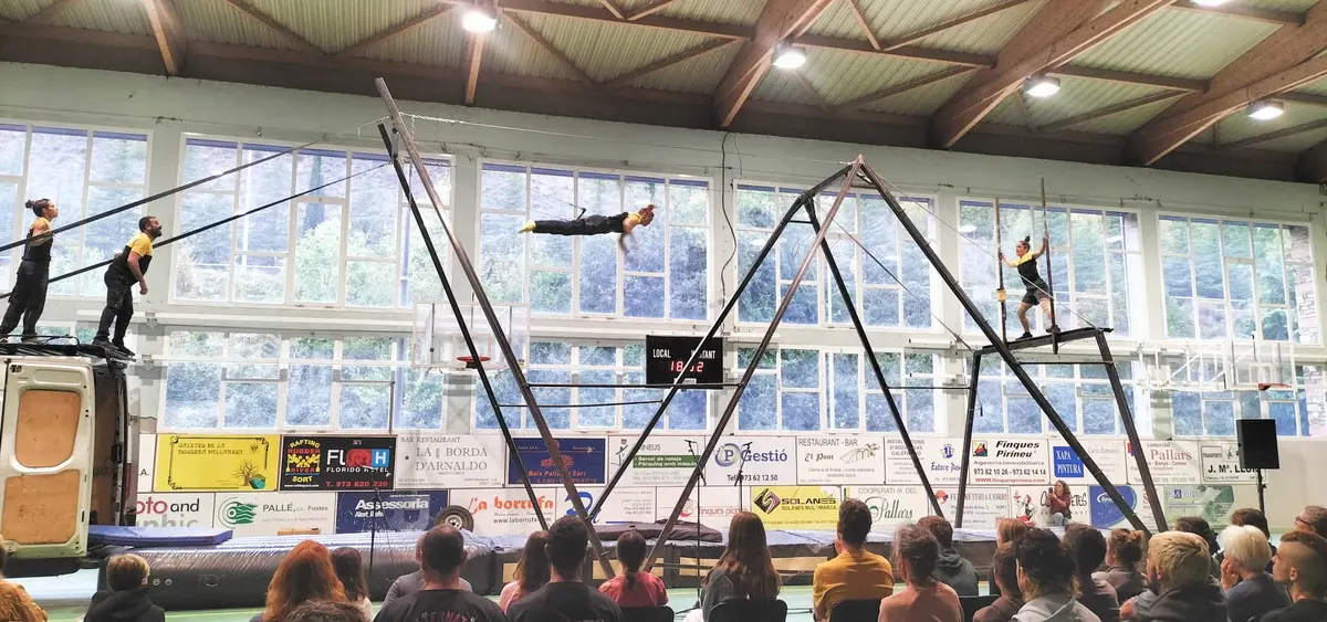Sort reúne a jóvenes y profesionales en un encuentro dedicado al circo