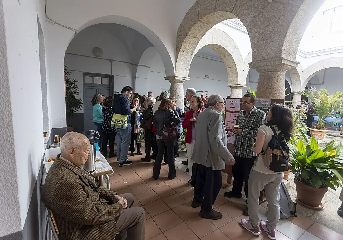 La Escuela de Idiomas de Cáceres suma el chino y refuerza su actividad Erasmus