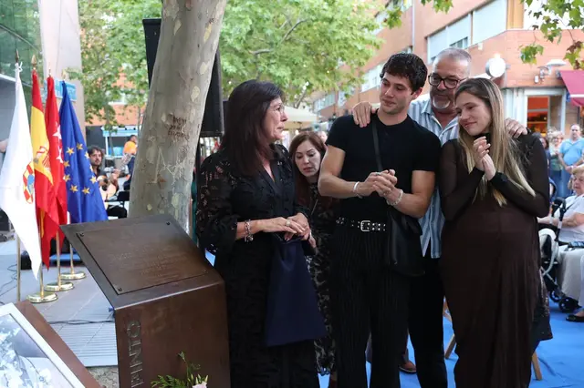 Pinto inaugura una plaza en homenaje al médico Julio Taeño