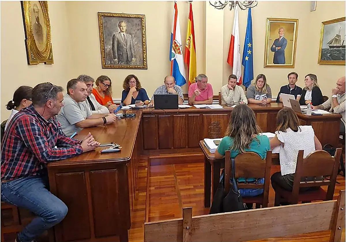 La nueva tasa de residuos de Suances incluye 45 tipos y sube un 65% para los hogares