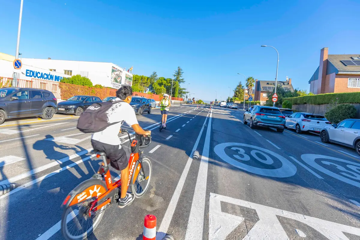 Rivas adaptará la protección de sus carriles bici según cada calle
