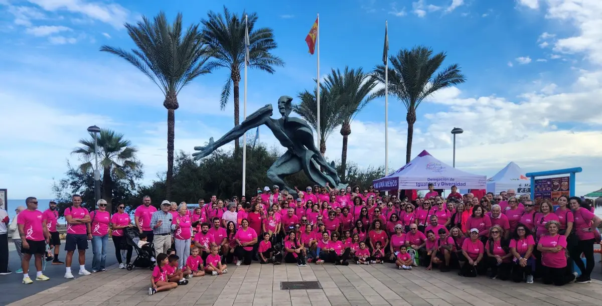 Manilva celebra la tercera marcha solidaria contra el cáncer de mama