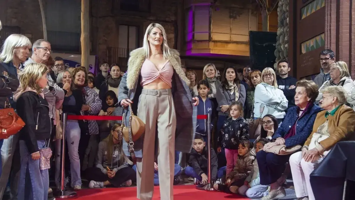 Tàrrega recibe la temporada comercial con una noche de compras y música