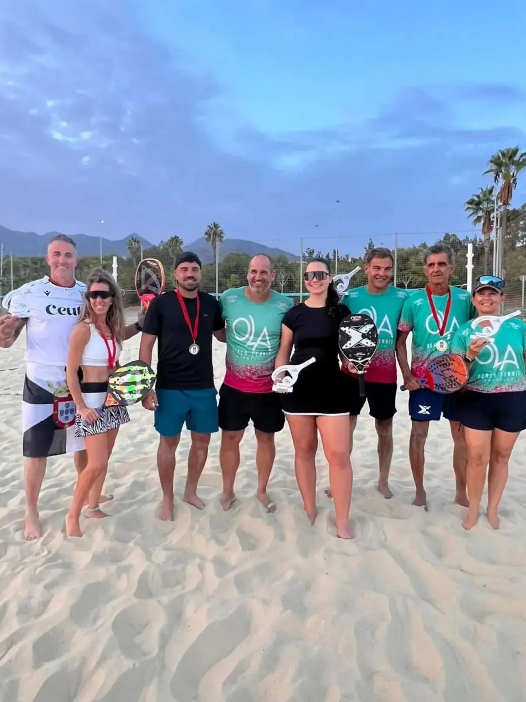 El tenis playa reúne a parejas y público en el VI Open de Marbella