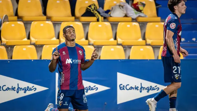 Douglas Aurélio suma tres goles de participación con pocos minutos en el Huesca