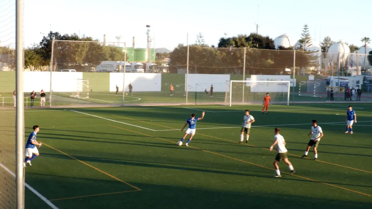 El Taraguilla golea al líder de la liga gaditana por 6-1