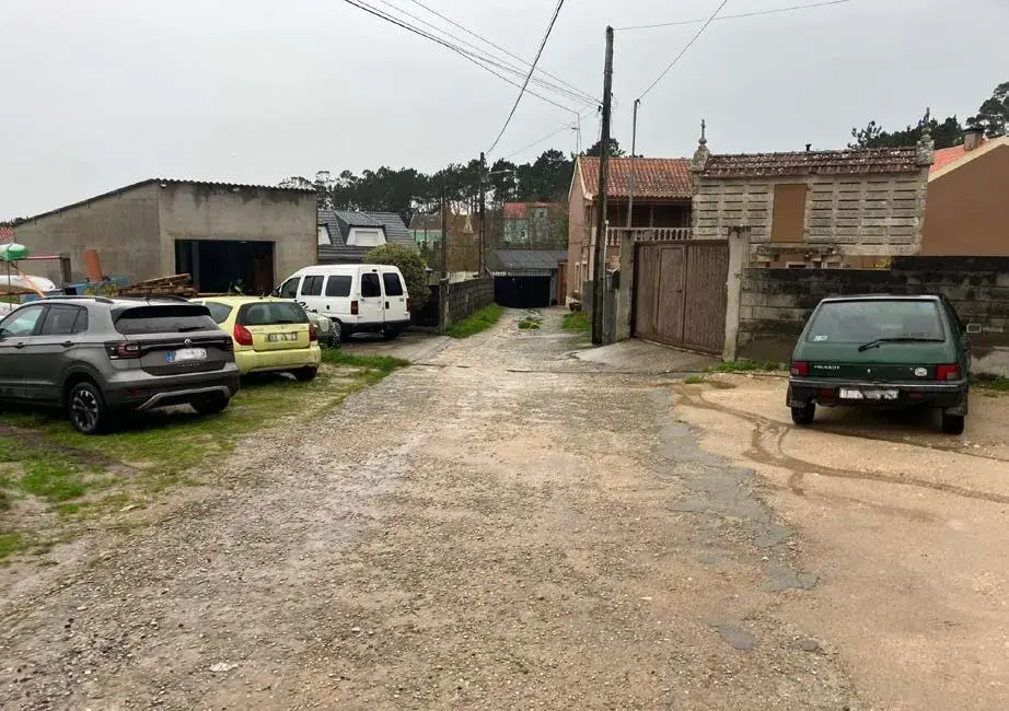 Ribeira adjudica tres obras de saneamiento y pavimentación por 114.445 euros