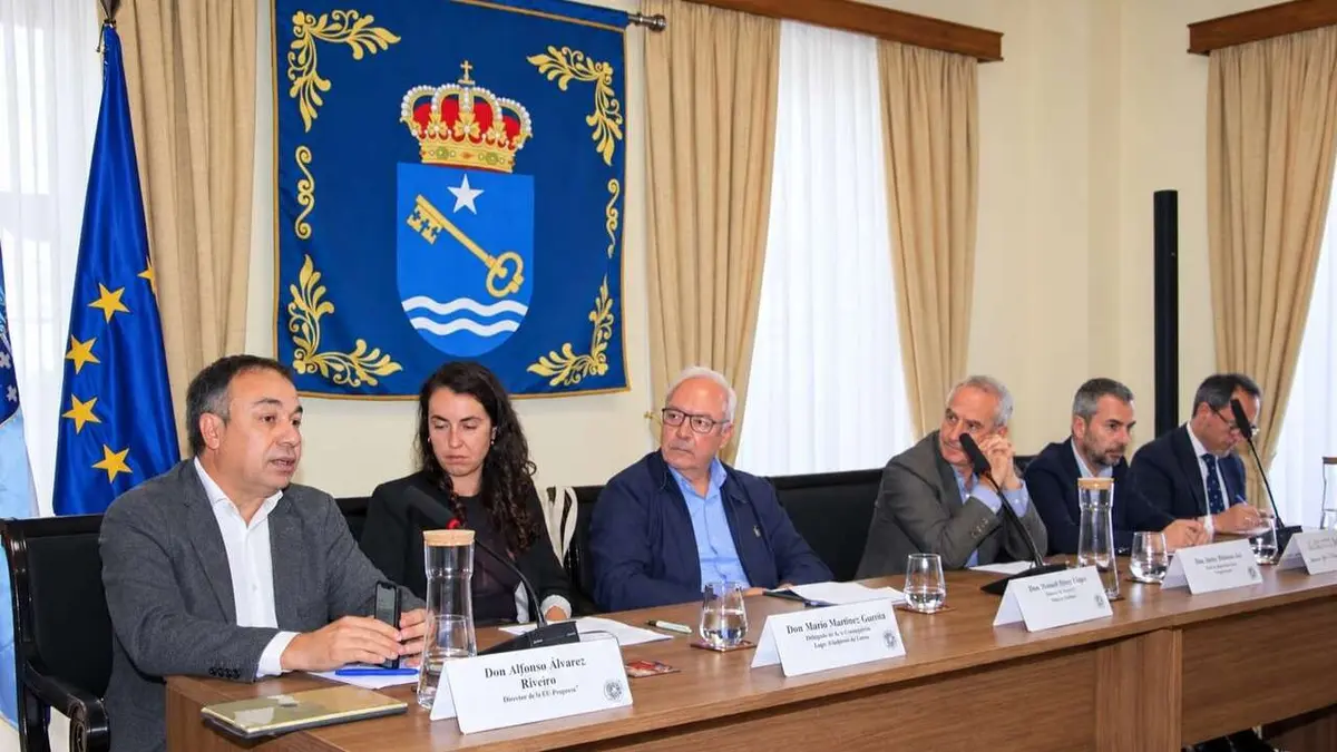 El periodismo de proximidad centra la intervención de Alfonso Riveiro en Ribadeo