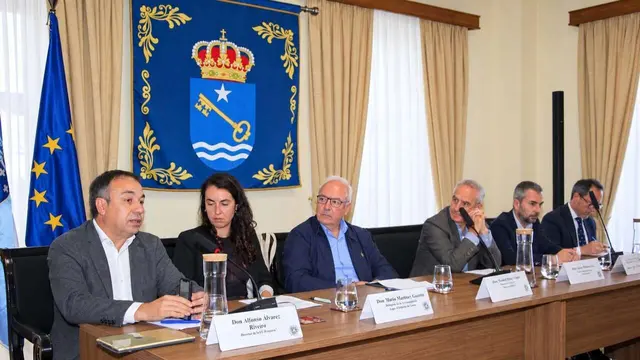 El periodismo de proximidad centra la intervención de Alfonso Riveiro en Ribadeo