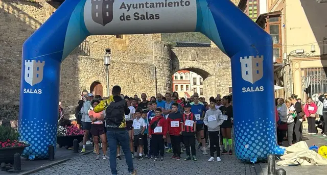 La caminata solidaria de Salas destina 1.400 euros a la Fundación Aindace