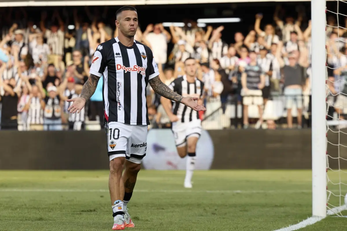 Suero alcanza a Camara en la lucha por el liderato goleador del Castellón