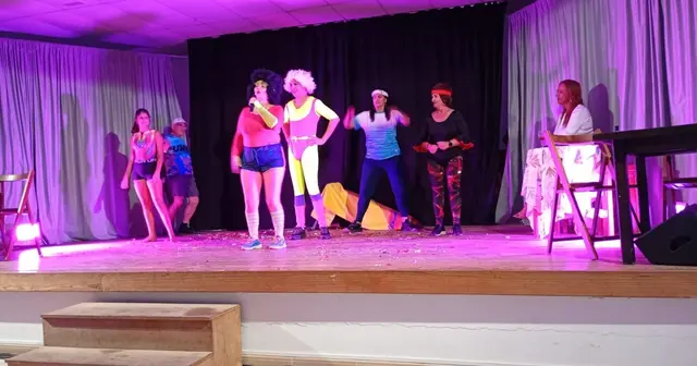 El Play Back de adultos congrega público en el CSC Guenia de El Mojón