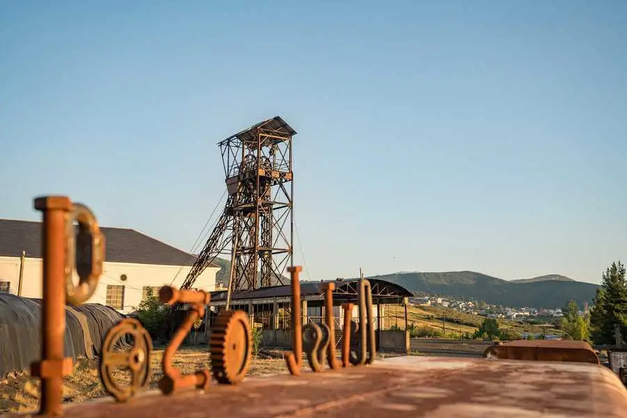 El rodaje de «La Dama del Norte» alterará las visitas al Pozo Julia
