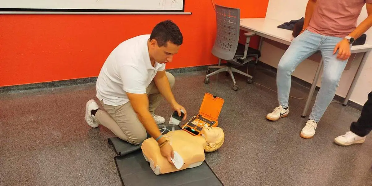 Ribaforada reúne a 43 personas en cursos de reanimación y desfibrilación