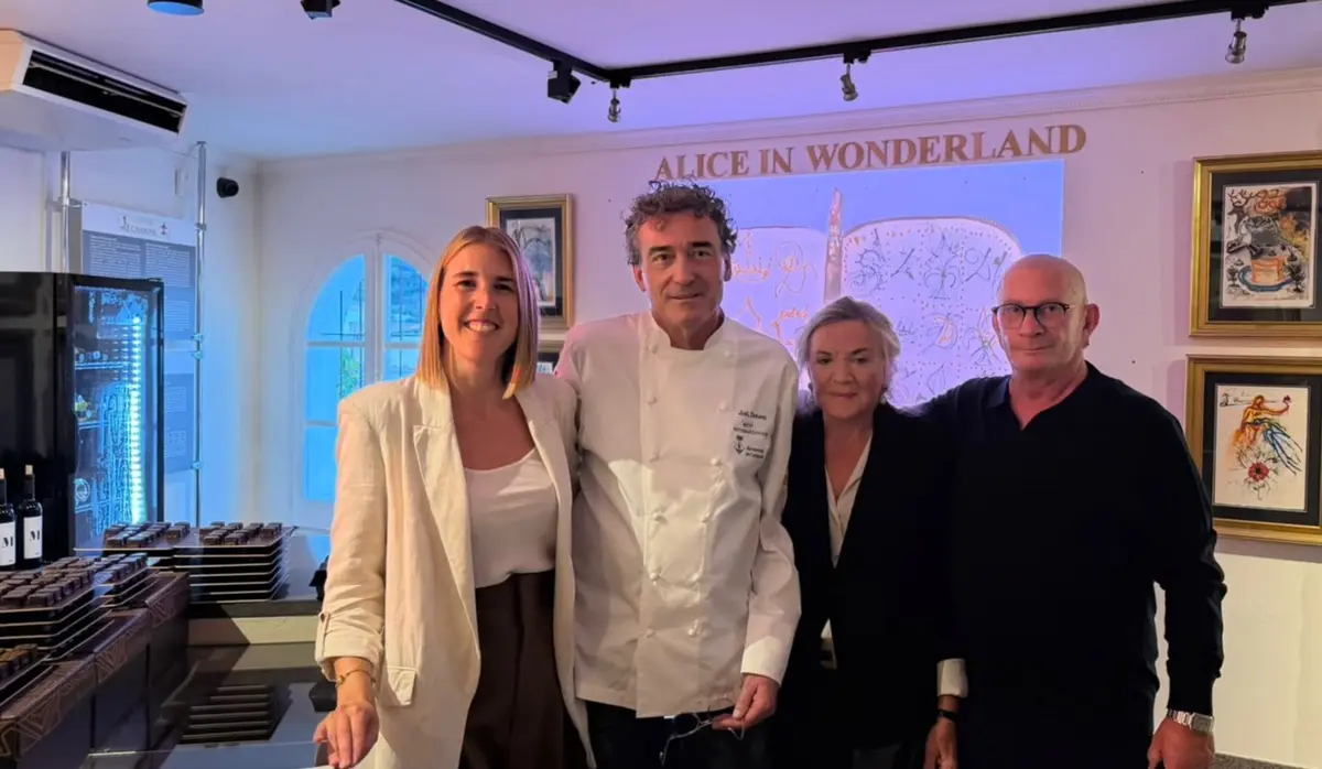 Siete bombones reinterpretan en Cadaqués el alfabeto amoroso de Dalí