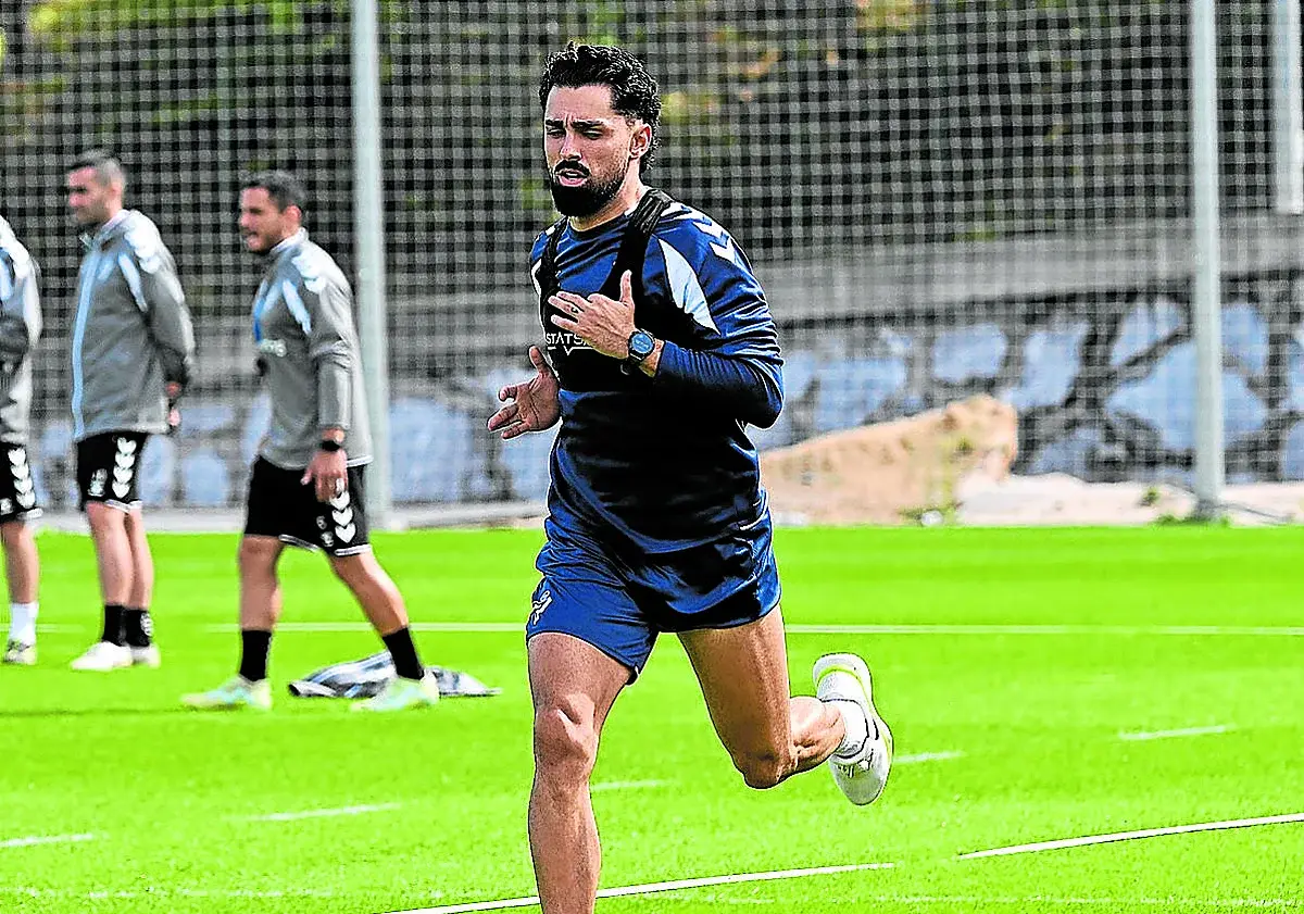 Nolaskoain entra en la convocatoria del Eibar para su visita a Oviedo
